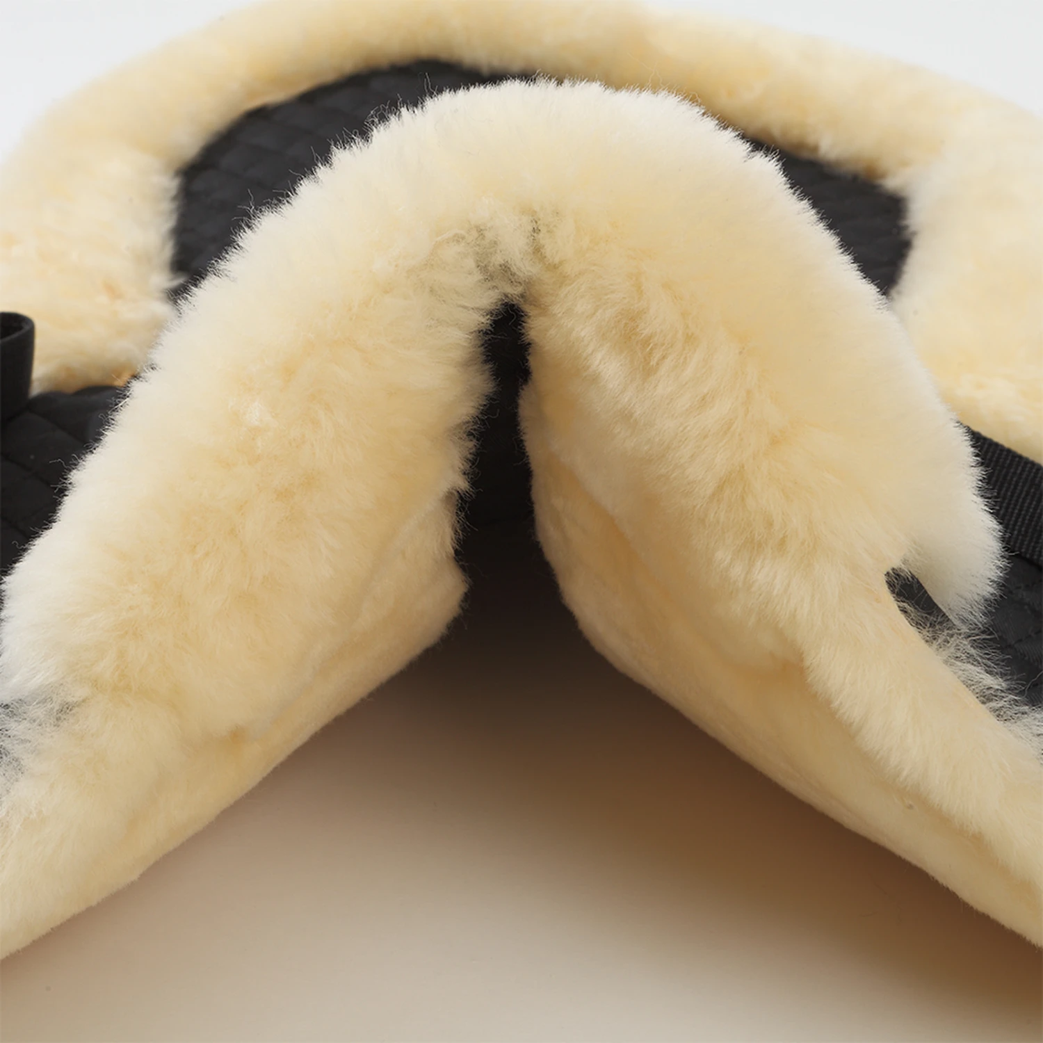 Kavalkade Lammfell-Pad 7 Kavalkade Lammfell-Pad – Bild 7