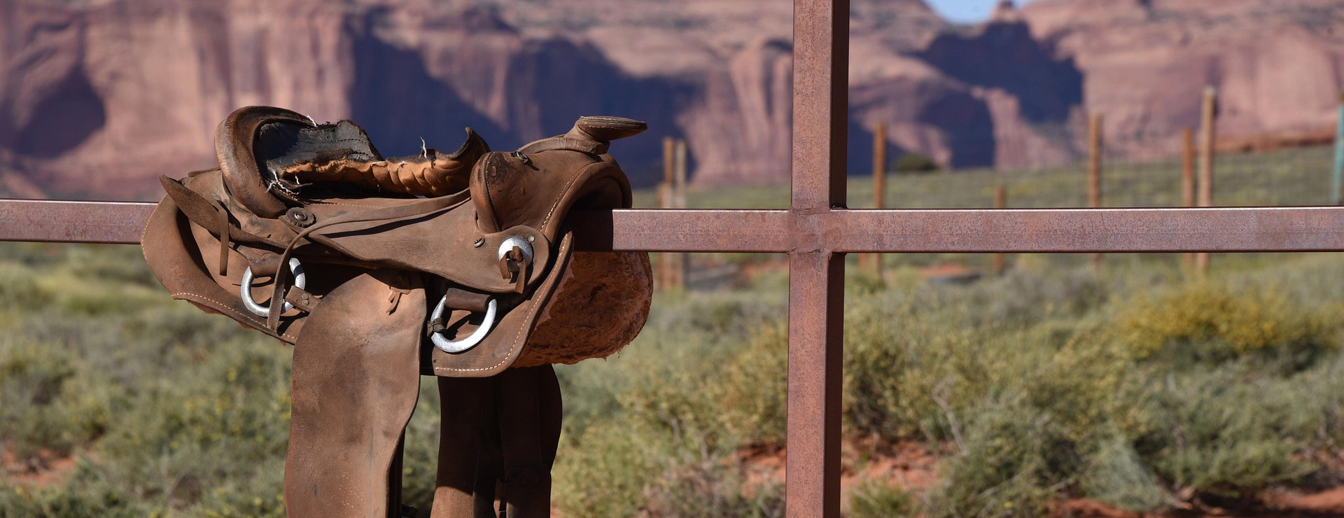 Titelseite -Reitsportbedarf cowboy saddle 2345137 1920